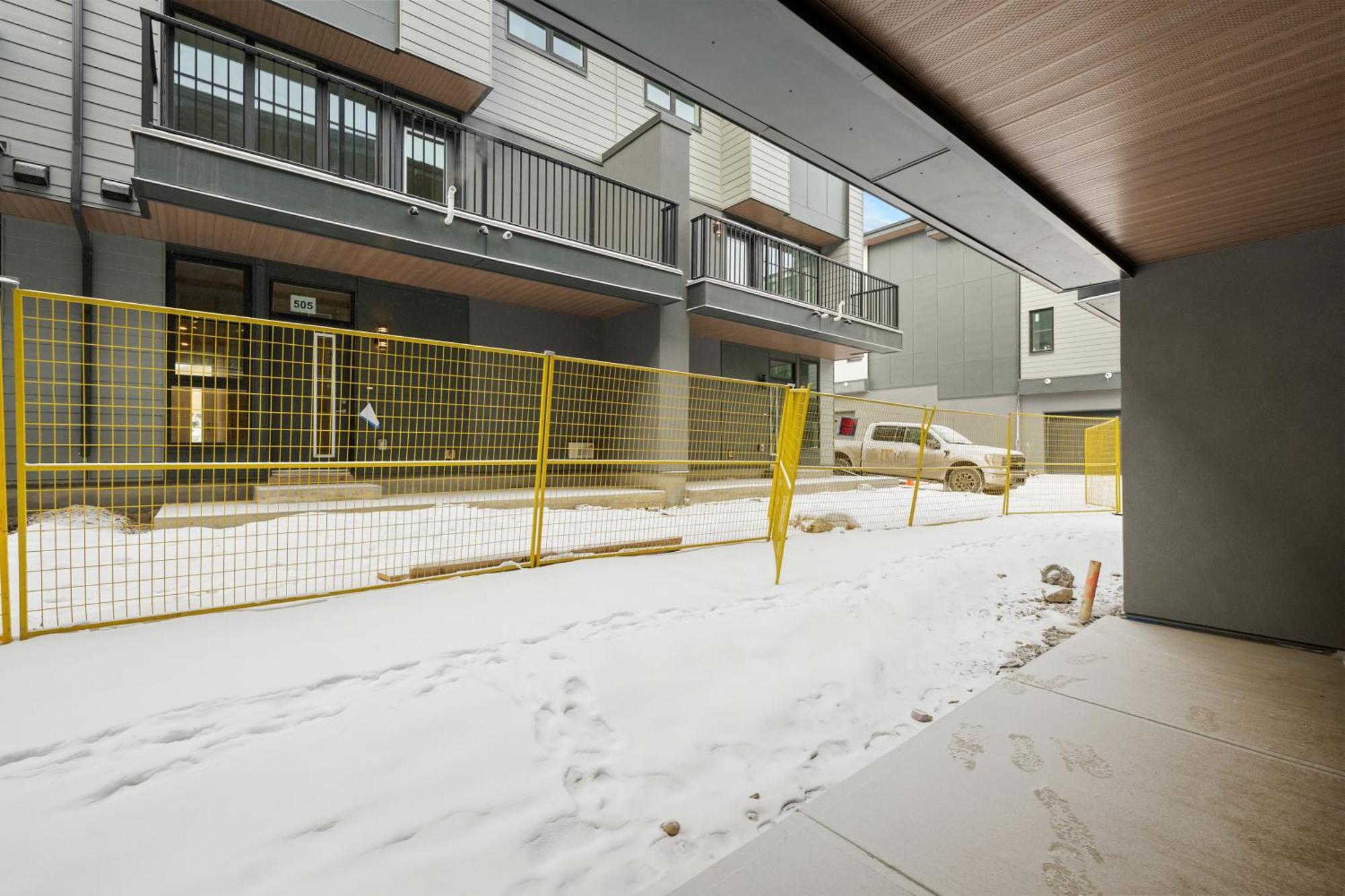 Holiday home Spacious 3-story Townhome With A 2-car Garage, Ac, King Bed, And A Great Location Near Banff